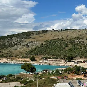 Nana , Ksamil Albania