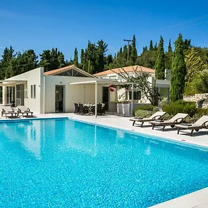  Villa Aloni - Contemporary With Private Pool & Sea Views, Fiskardo